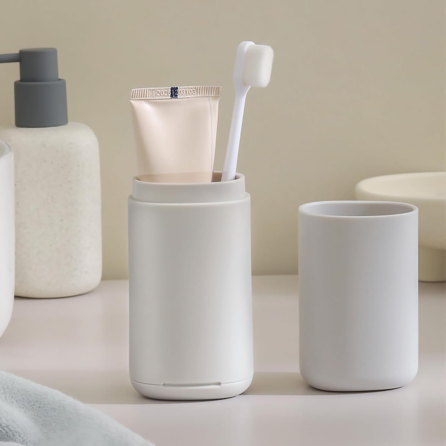 Toothbrush Travel Case,Portable Travel Toothbrush Holder,Toothbrush and Toothpaste Container for Traveling, Camping, Business Trip and School, Outdoor(1Pack)