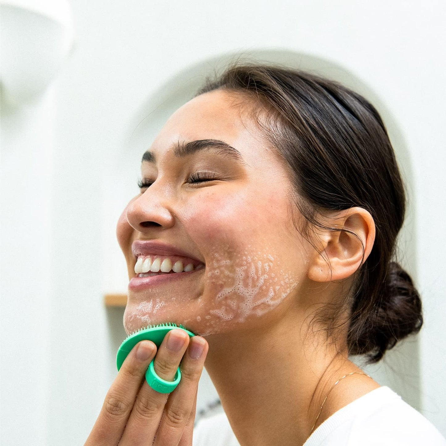 Boie USA Face Scrubber - Handheld Facial Tool, Deep Cleansing Exfoliating Facial Brush. Fights Acne with Gentle, Silicone-Like Bristles, Long Lasting, & Hypoallergenic (Mint)