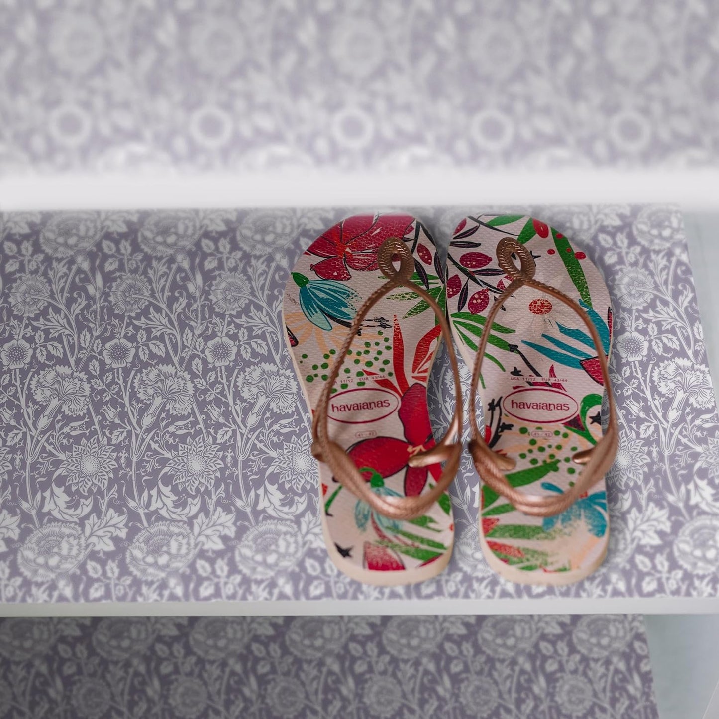 Lilac Scented Drawer Liners in a Purple William Morris Design | Pack of 5 Folded Sheets | Contains Essential Oils | Made in The UK.