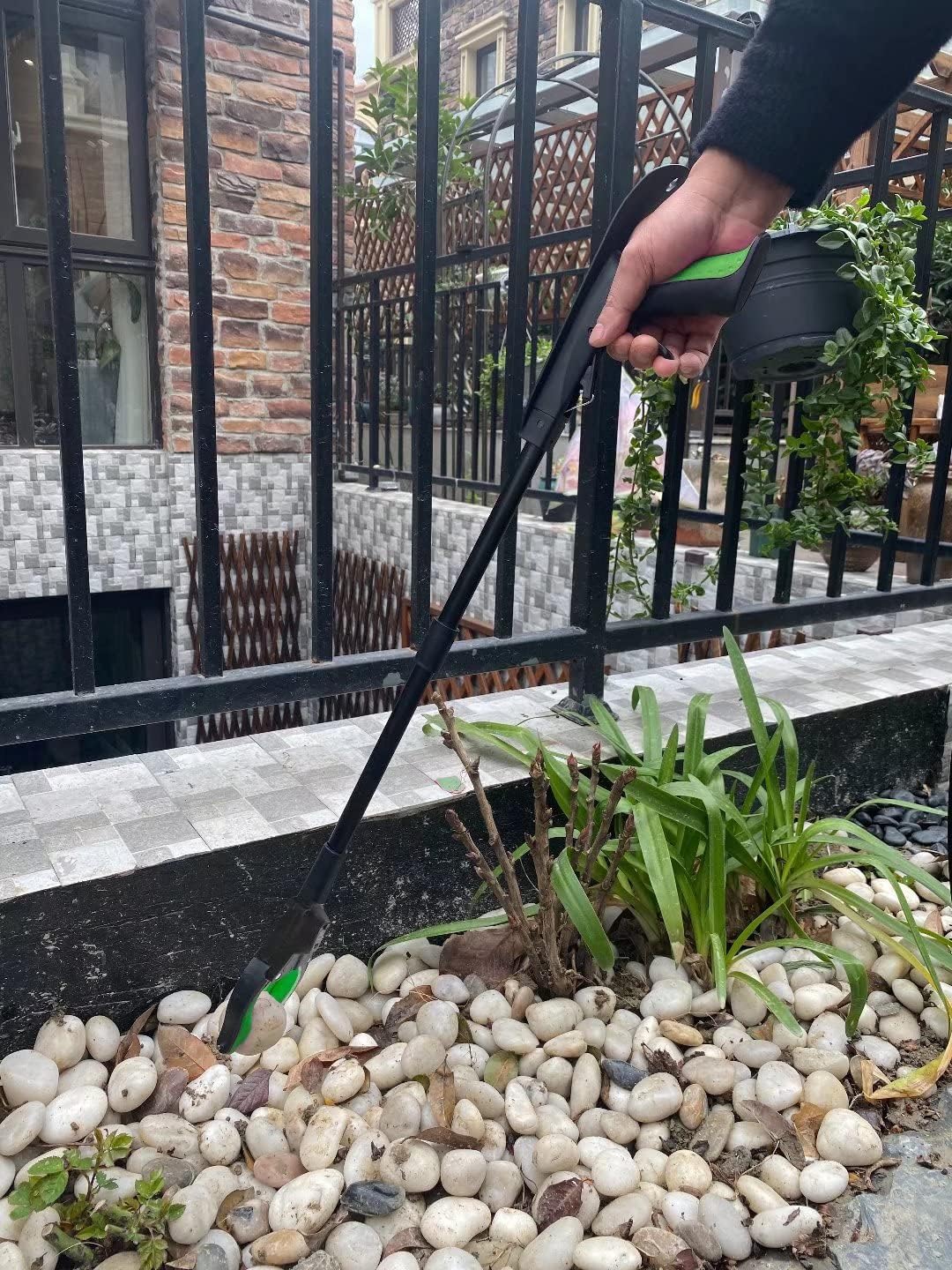 32 inch GrabRunner Reacher Grabber Tool with Folding and Shoehorn and Light (Green led)