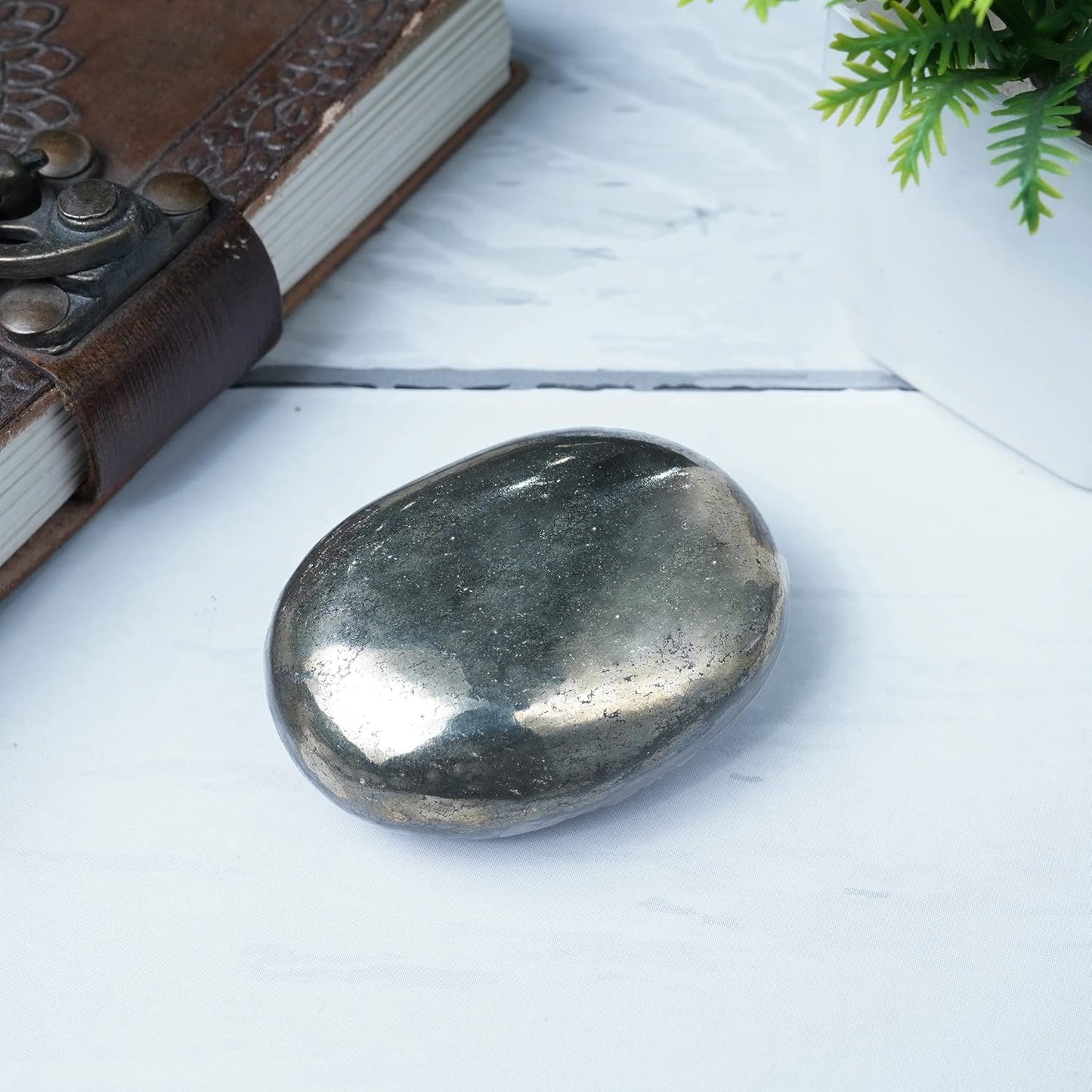 Crocon 50mm Golden Pyrite Large Palm Stone 900+ Carats Pocket Massage Worry Stones for Natural Chakra Balancing Reiki Healing Stones and Crystal Healing Massage Spa Energy Crystals Gifts for Women