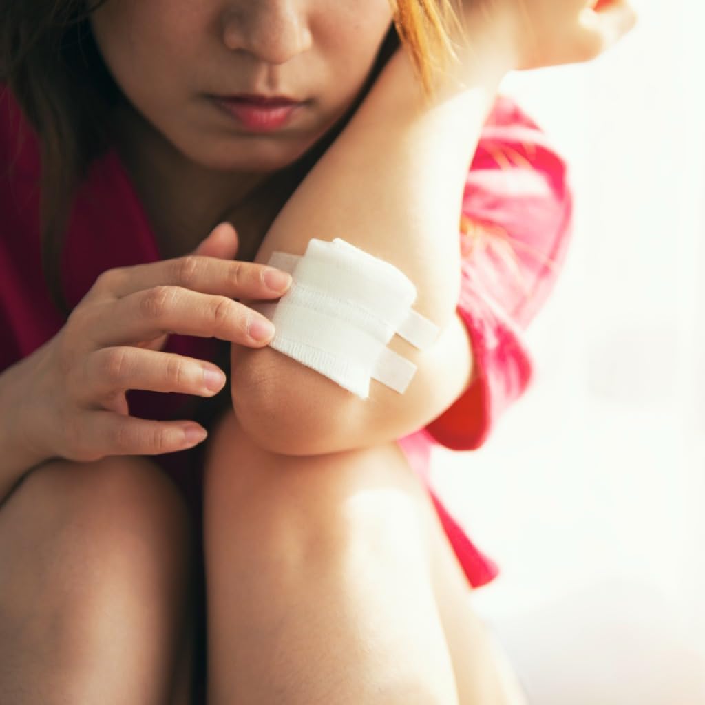 Non-Sterile Gauze Pads - Non-Woven 4 Ply Highly Absorbent Gauze Pad Dressing Sponges- Great for First Aid Medical, Dental and Wound Care, Prepping, Scrubbing & Cleaning (4x4 (2000 Count))