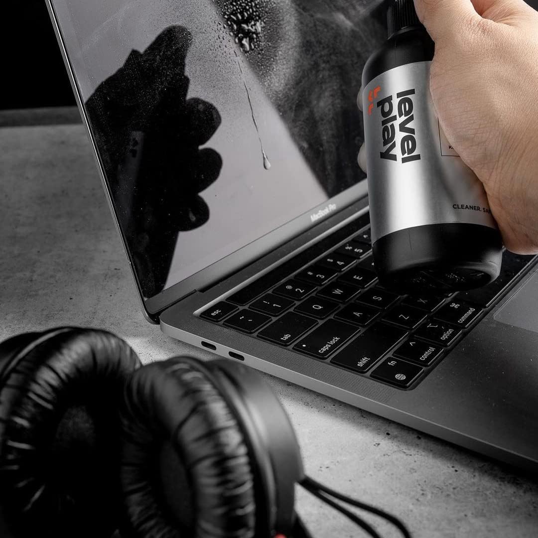 Levelplay Screen Cleaner Kit – Fingerprint-Resistant Touchscreen, Monitor & Lens Cleaner, Alcohol- and Ammonia-Free, Washable Microfiber Wipe (Large), 240 mL (8.1 fl oz) Spray Bottle