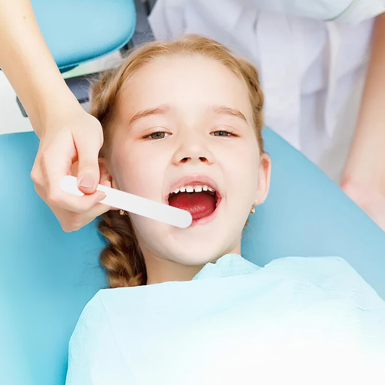 25pcs Tongue Depressors Tongue Stir Sticks, Reusable Applicator Stirring Stick Tool for Laboratory, White Plastic Spatula Scraper