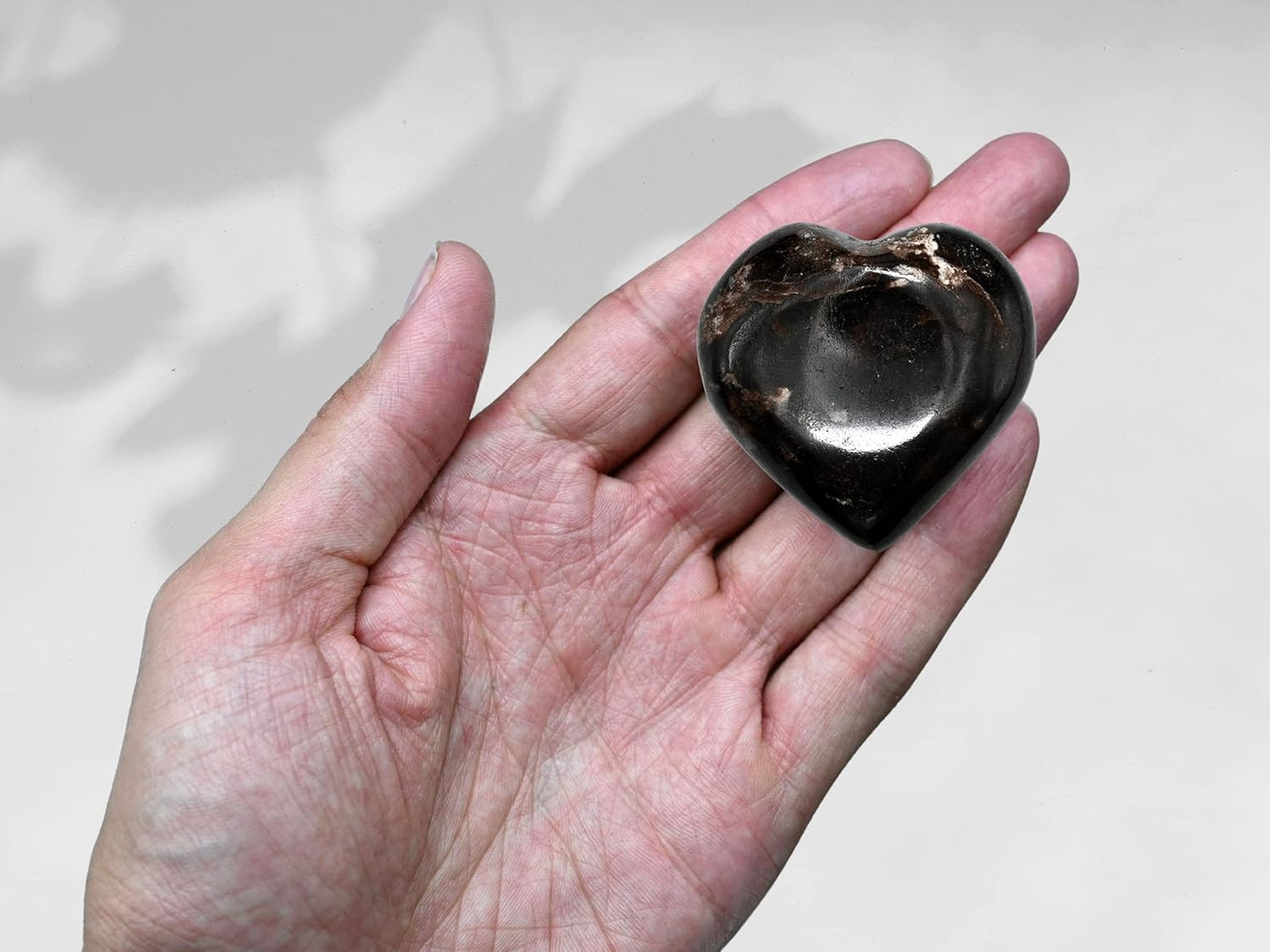 Amazing Gemstone Garnet Crystal Heart Palm Stone - Pocket Massage Worry Stone for Natural Body Chakra Balancing, Reiki Healing and Crystal Grid