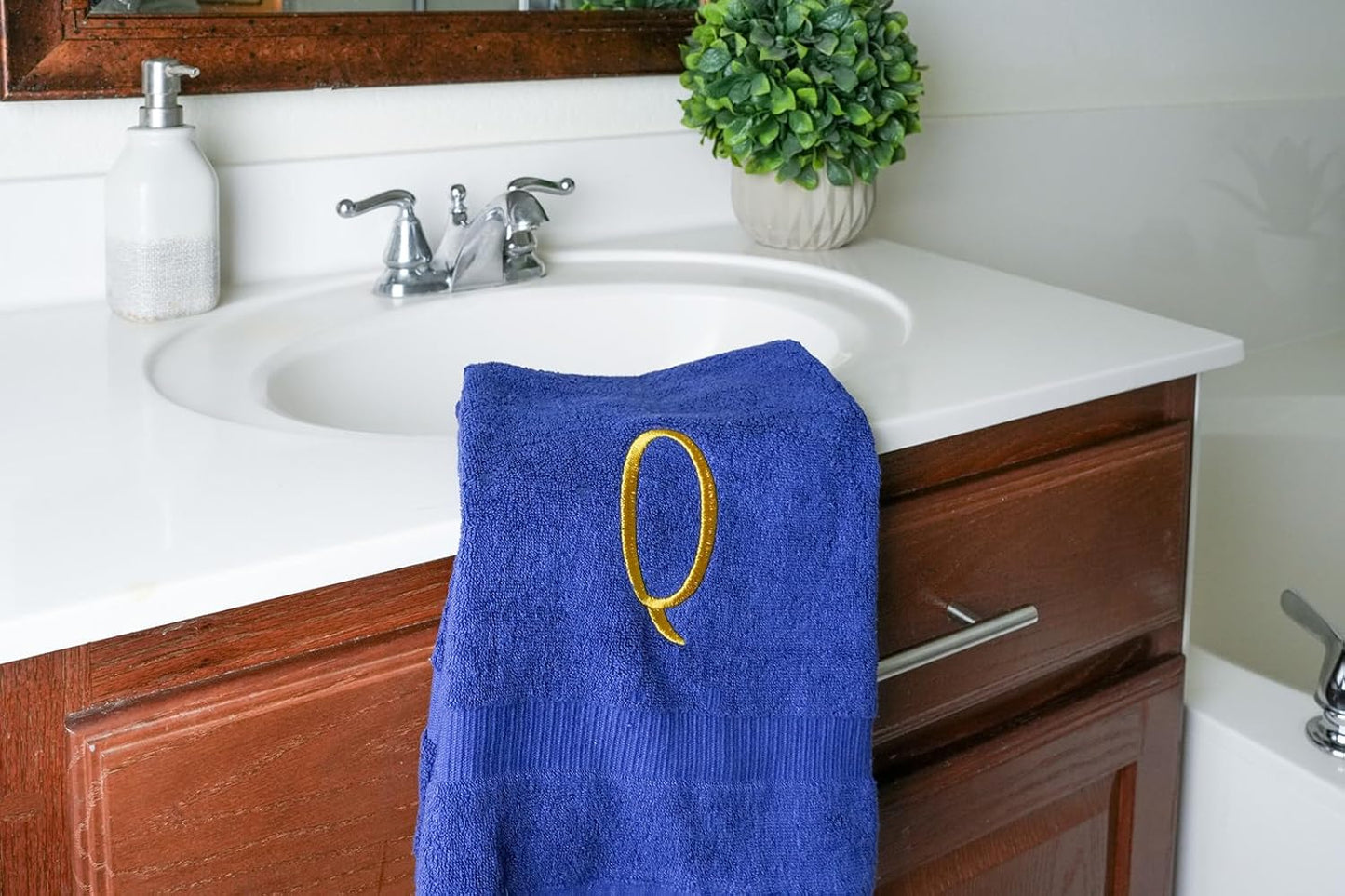 Navy Powder Room Hand Towel - Monogram Initial Hotel Quality Decorative Embroidered Luxury Towel for Spa - GOTS Organic Certified - Set of 2 Gold Letter Q