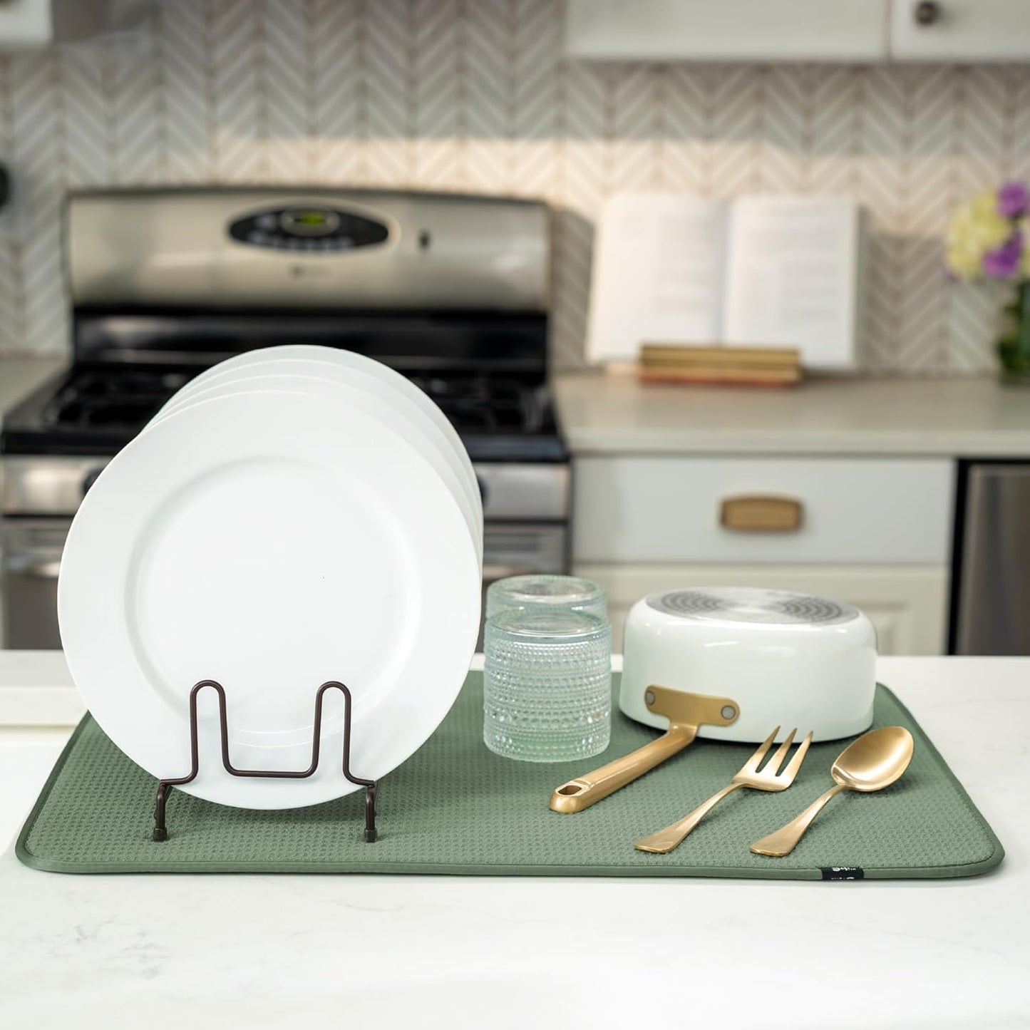 S&T INC. Dish Drying Mat XL, 18” x 24”, Absorbent Microfiber Kitchen Counter Mat, Dish Drying Pad for Dishes, Utensils, Pots and Pans, Extra Large, Sage Green