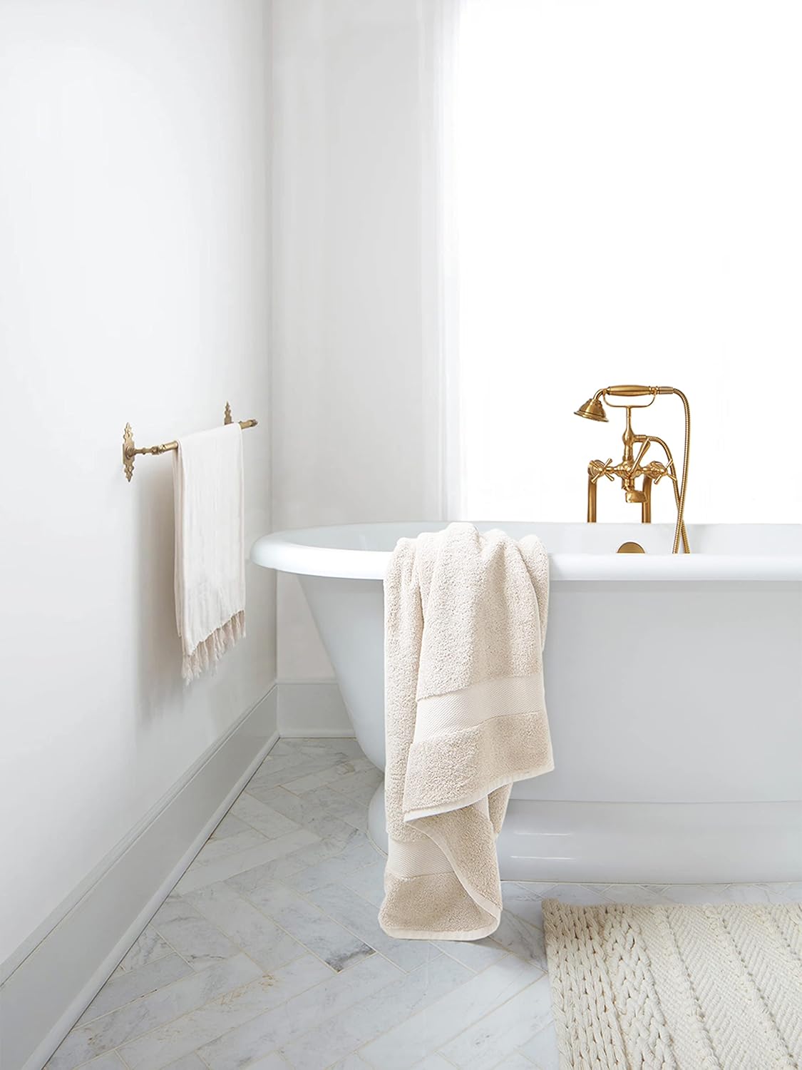 Delara Organic Cotton Luxuriously Plush Bath Sheet Pack of 4 | GOTS & OEKO-TEX Certified | Premium Hotel Quality Towels | Feather Touch Technology|650 GSM Long Staple|Soft, Quick Dry & Ultra-Absorbent