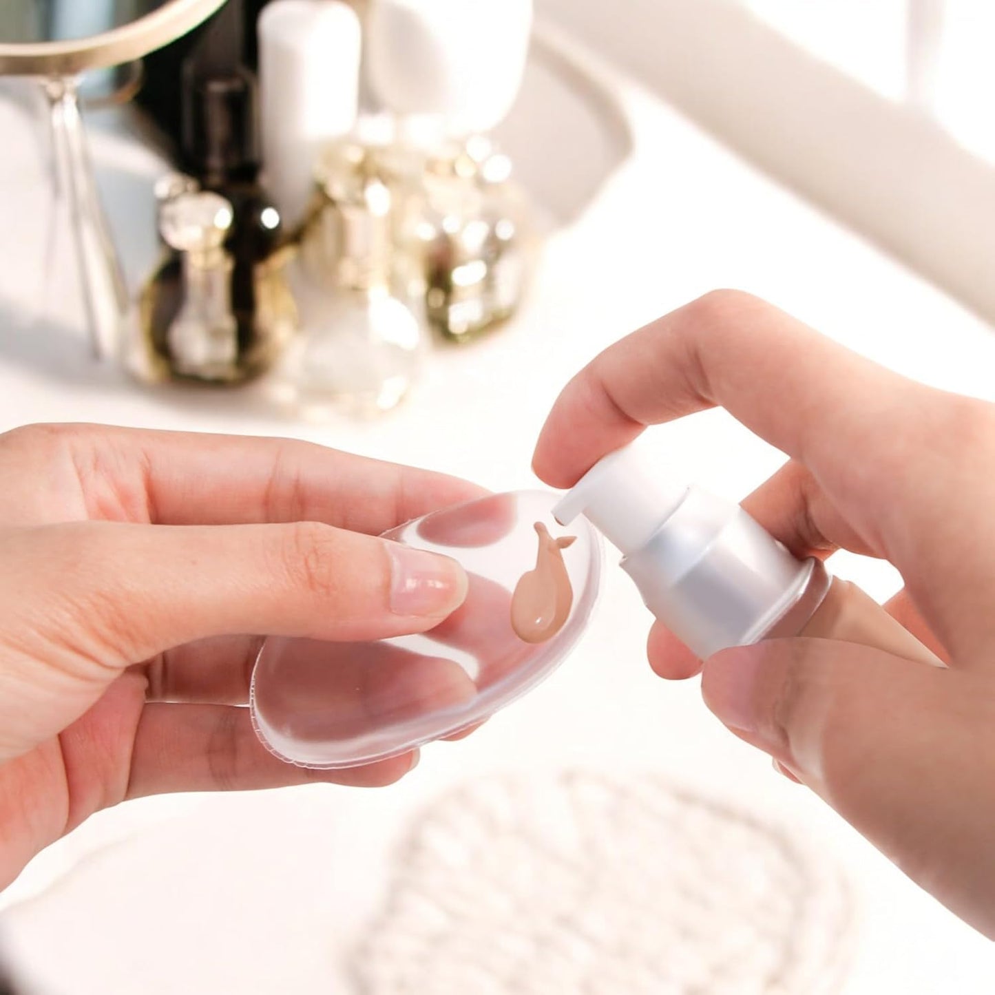 4 Pack Jelly Silicone Makeup Sponge Set for Women, Non-Absorbent Flawless Beauty Application Cosmetic Blender Pure Puff Applicator for Foundation, Powder, Concealer, Blush, Highlighter, Pink & Clear