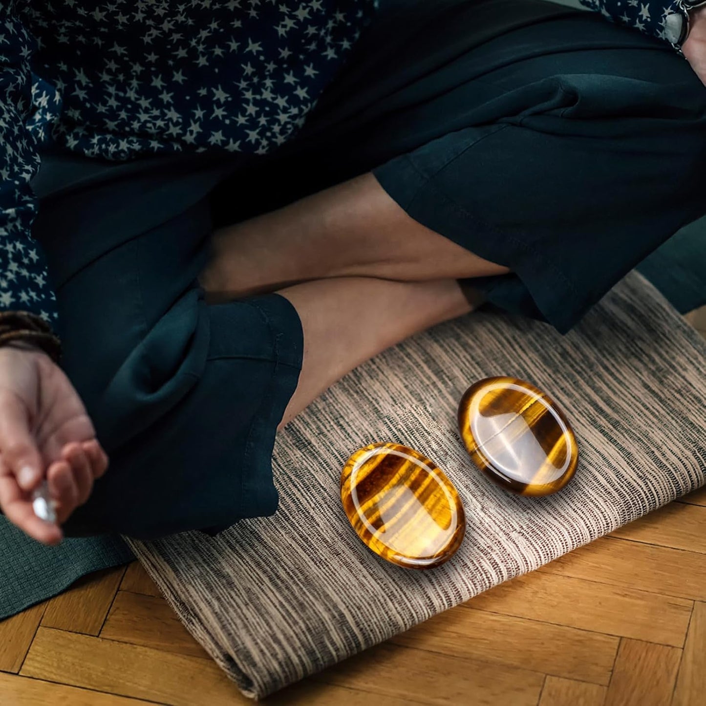 Artistone Thumb Worry Stones for Anxiety Healing Crystals Sets 2PCS Tiger Eye Hand Carved Gemstone Pocket Palm Stones Meditation Reiki Chakra