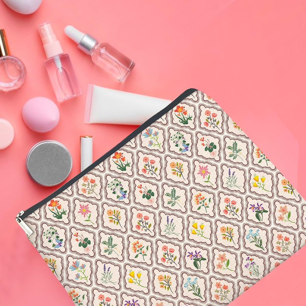 Aesthetic Floral Makeup Bag Gifts for Women Cute Flowers Cosmetic Bag Zipper Pouch