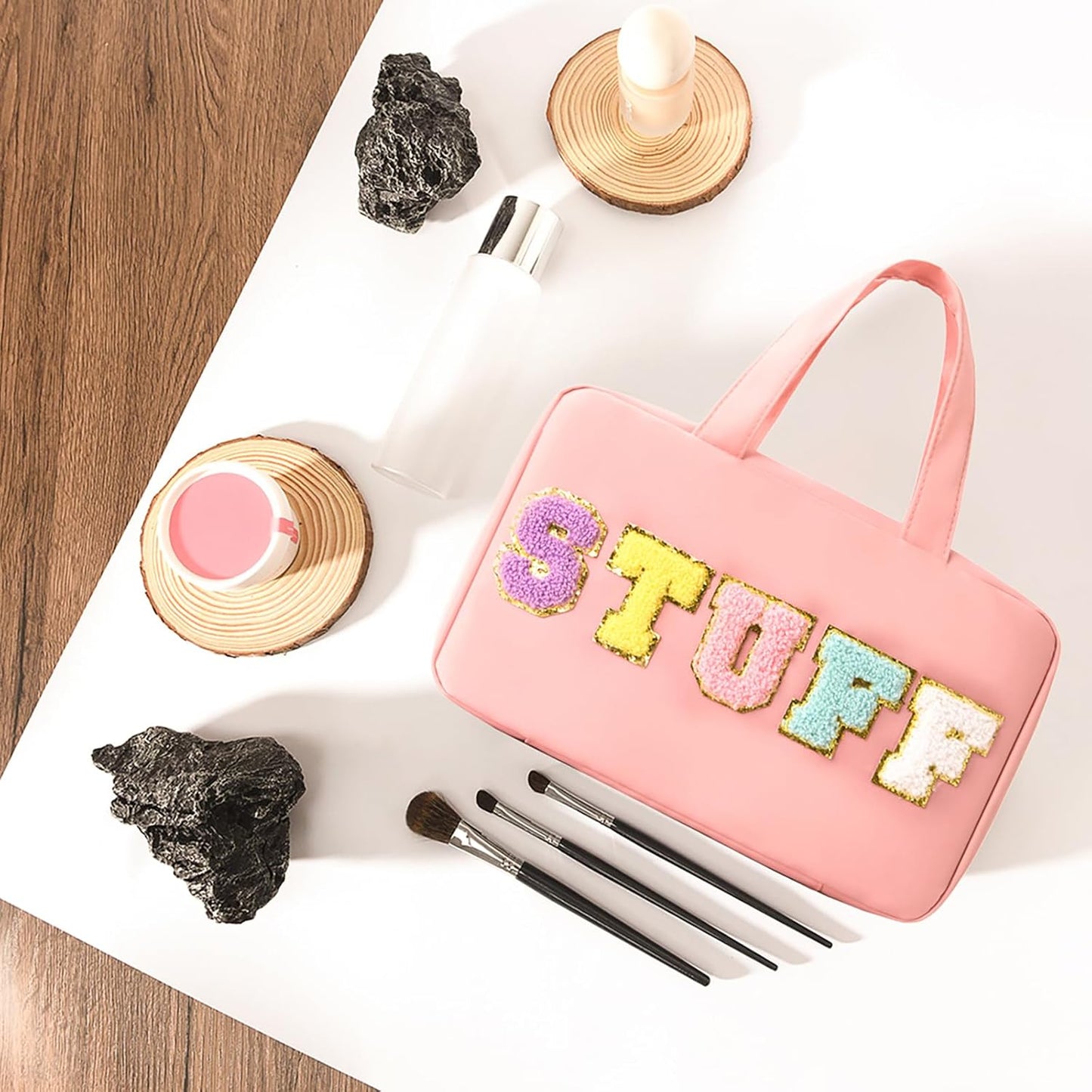 Toiletry Bag for Women Chenille Letter Makeup Bag Water-resistant Cosmetic Bag Travel Bag with Hanging Hook Preppy for Store Toiletries Cosmetic Accessories Large Capacity Light Pink