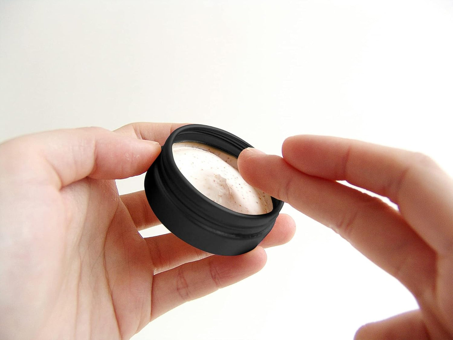 80 Pcs 1 Ounce Aluminum Tin Jars Containers Leak Proof Cosmetic Tin Jars Containers Round Screw Lids for Cosmetic, Salves, Balms, Lip Balm or Others, 30mL Black