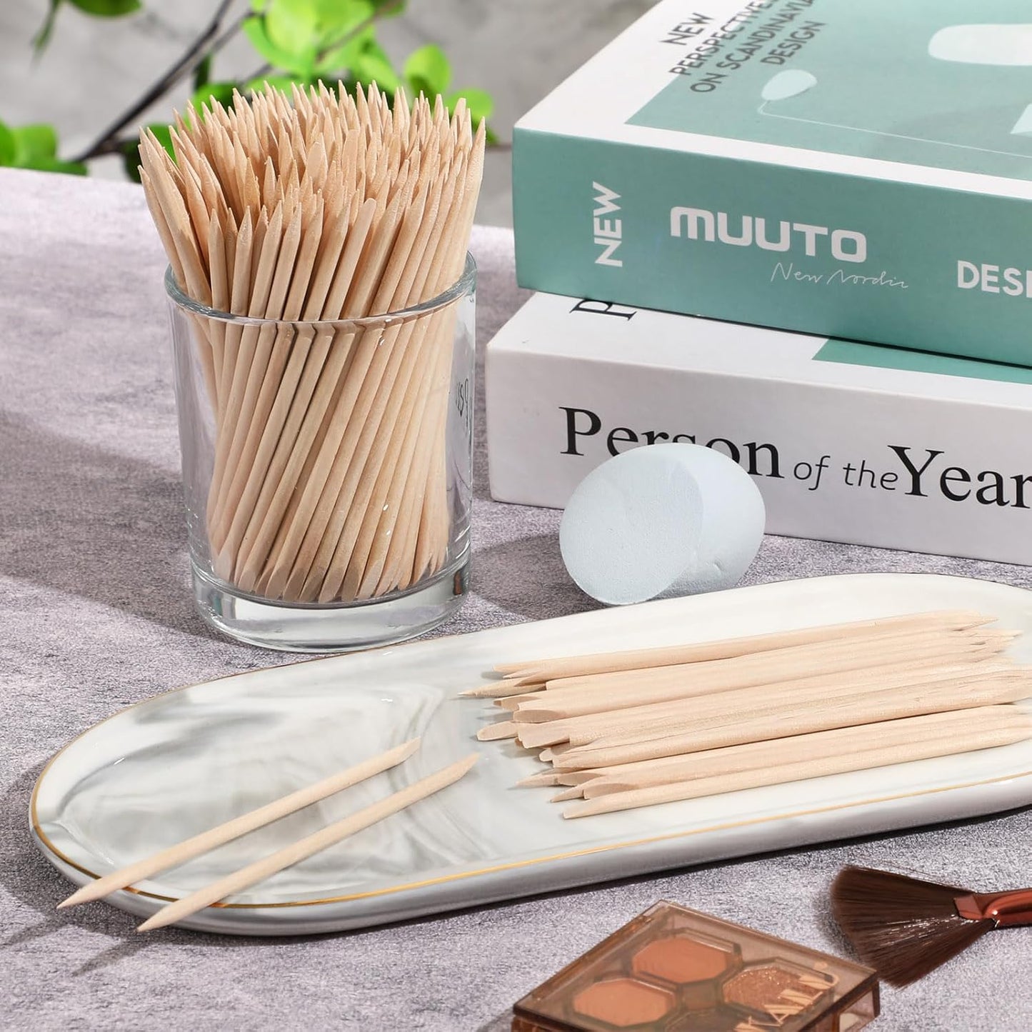 JANYUN Hair Removal 200 Pcs Eyebrow Wax Sticks, Wooden Waxing Spatulas for Small Detailed Areas, Orange Wood Nail Sticks