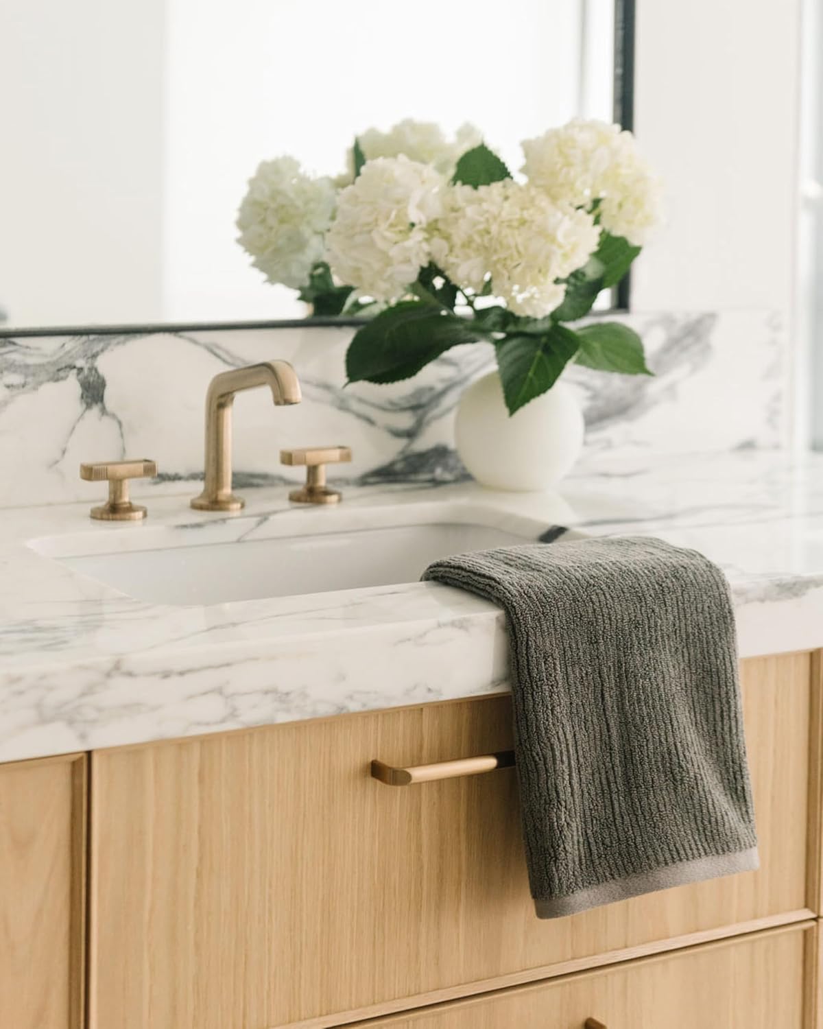 Cozy Earth Ribbed Hand Towel Set - 60% Cotton 40% Viscose from Bamboo Hand Towels - Soft & Absorbent Textured Ribbed Pattern - 2 Pack Charcoal