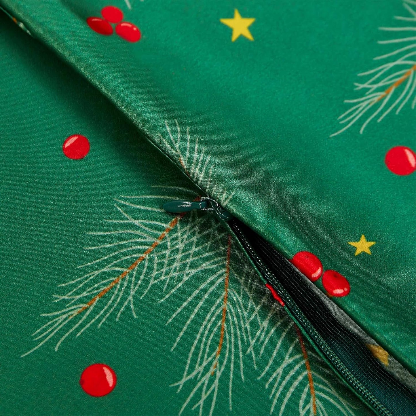 THXSILK Christmas Style 6A+ Grade Mulberry Silk Pillowcase for Hair and Skin, 22 Momme 100% Pure Silk Pillow Case with Hidden Zipper, Christmas Holly Printed Pillow Cover(Standard Size 20"x26", Green)