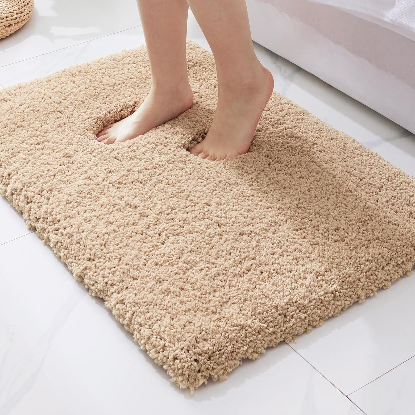 ILANGO Beige Bathroom Rugs 24" × 17" Small Non Slip & Super Absorbent Extra Thick Soft, Washable Bath Mat for Floor, Microfiber Plush Shaggy Bath Rug with Rubber for Bathtub Shower Room Sink