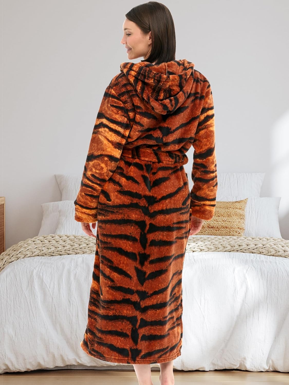 Alexander Del Rossa Womens Robe, Long Plush Bathrobe with Hood, Hooded Robes for Women Plus Size Bath Robe