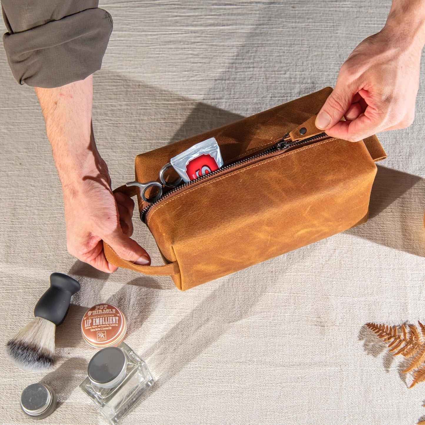 Personalized Hand Crafted Leather Toiletry Bag for Men, Shaving Bags, Travel Pouch, Engraved Monogrammed Leather Dopp Kit, Toiletries, Grandpa, Boyfriend, Groomsmen, Birthday, for Men