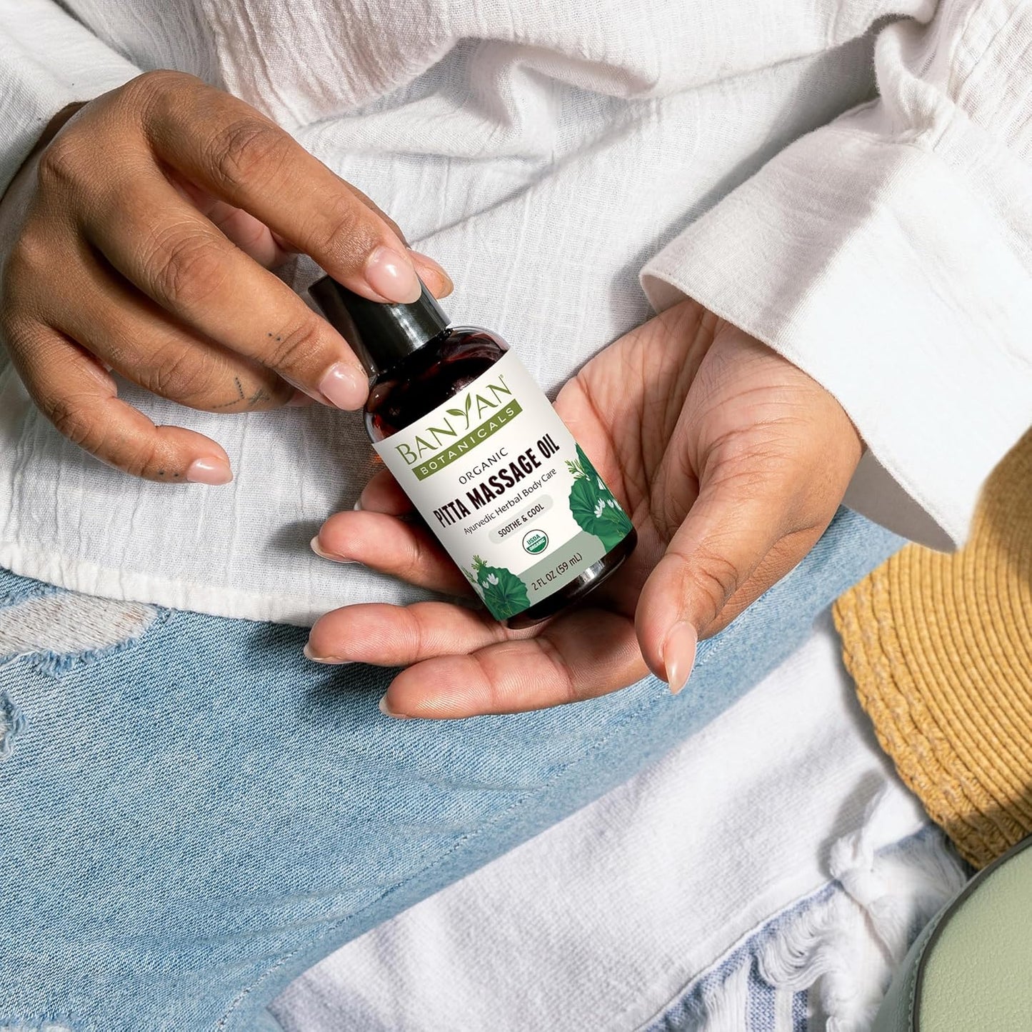 Banyan Botanicals Pitta Massage Oil – Organic Massage Oil Infused with Ayurvedic Herbs – with Gotu Kola and Guduchi (Tinospora cordifolia) – 2 oz. – Non-GMO Sustainably Sourced Abhyanga Massage Oil