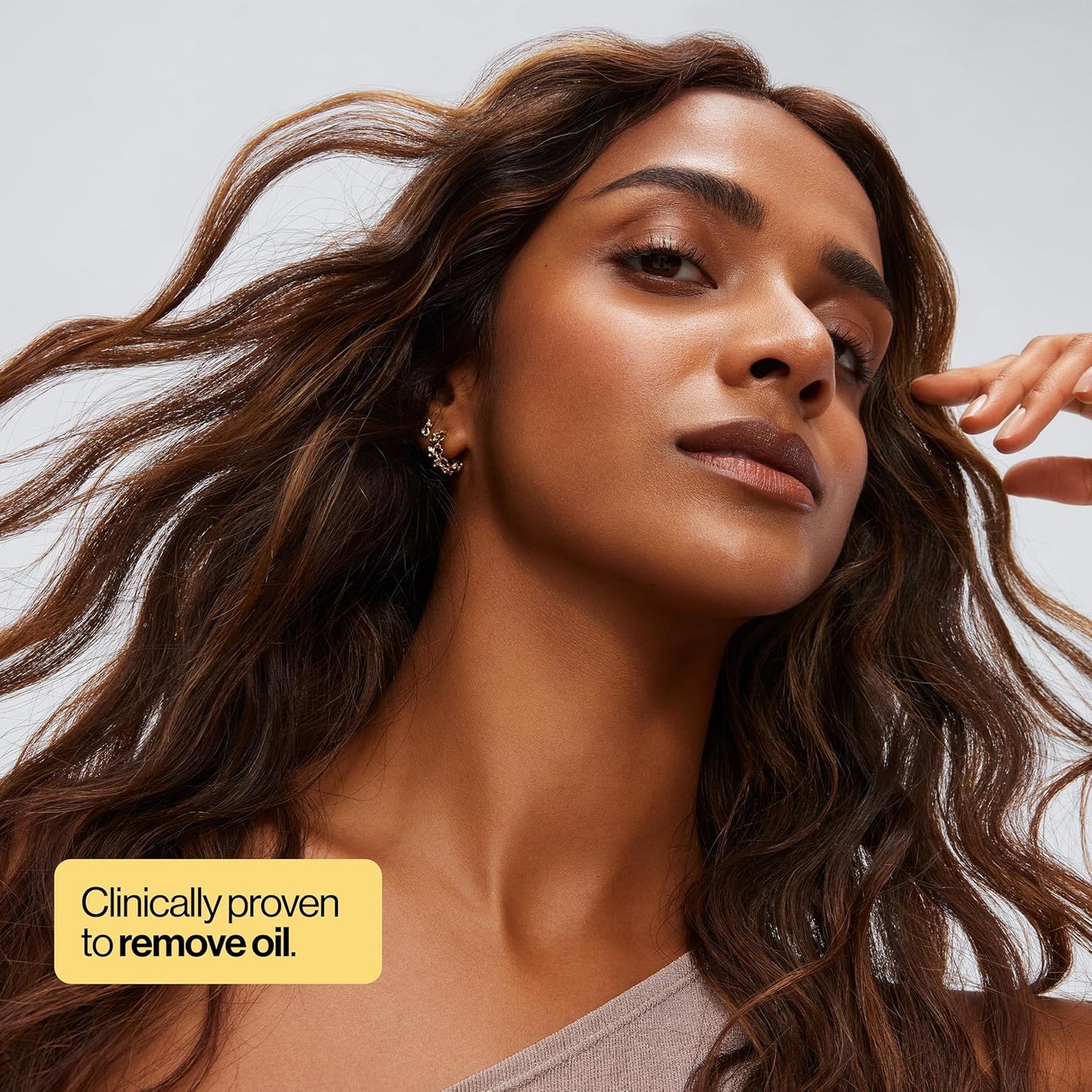 Eva NYC Invisible Dry Shampoo Spray - Oil-Absorbing, Removes Odor & No White Cast - Freshen Up Dry Shampoo For Women - For Light, Dark + Oily Hair - Light + Fresh Scent - 5.3 oz